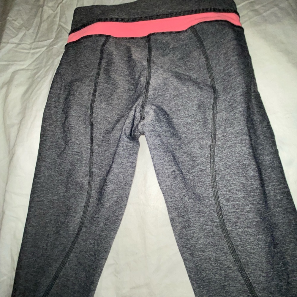 Lululemon leggings size 4 - Picture 3 of 8